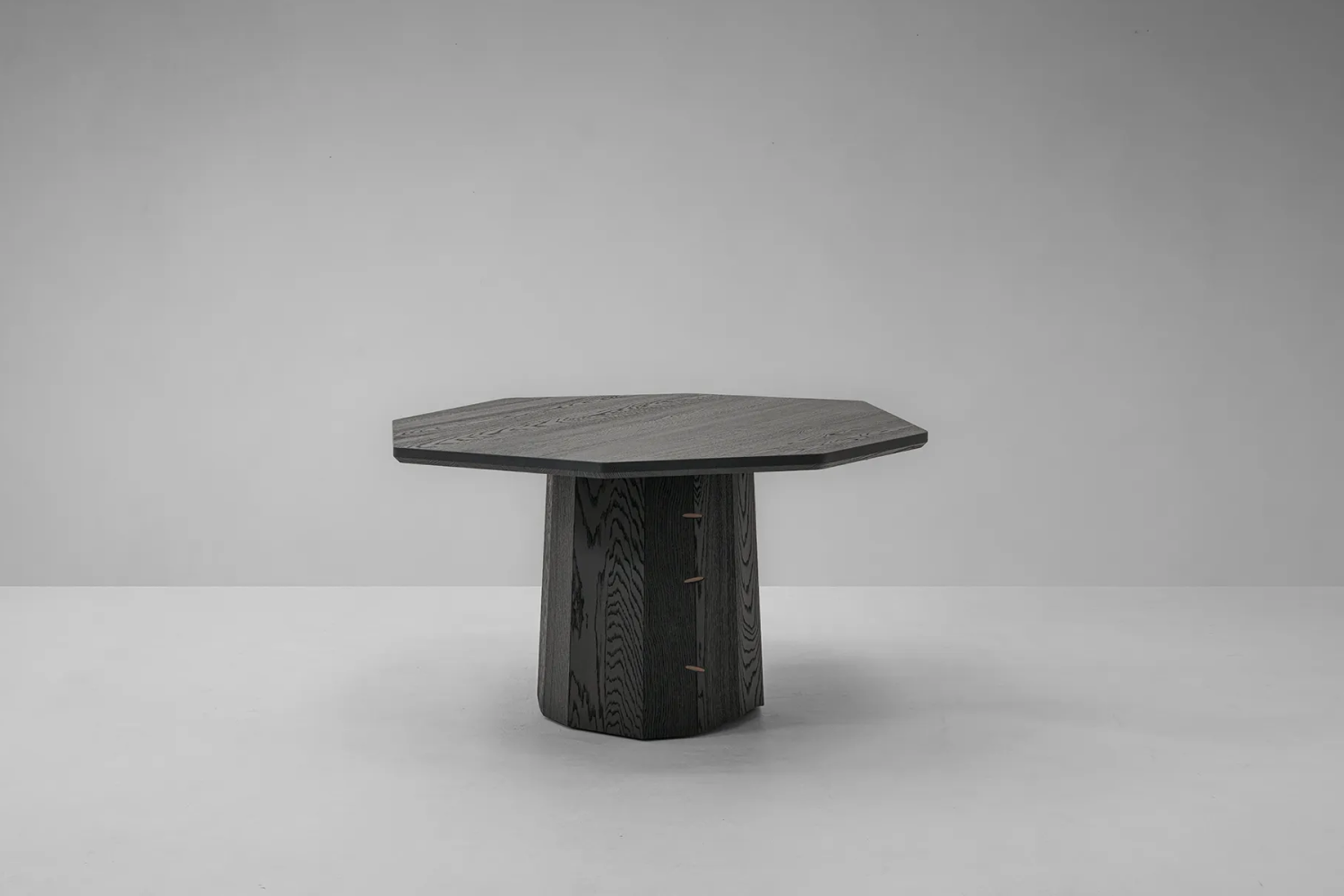 cairn_dining_table_one_02_1x