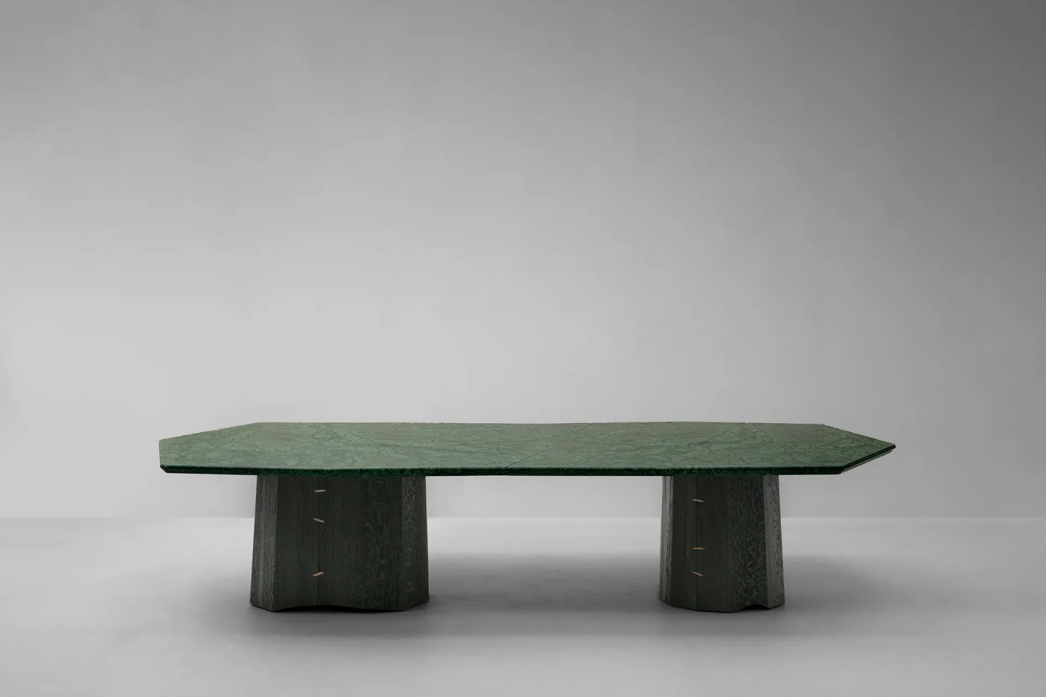 cairn_dining_table_two_02_1x