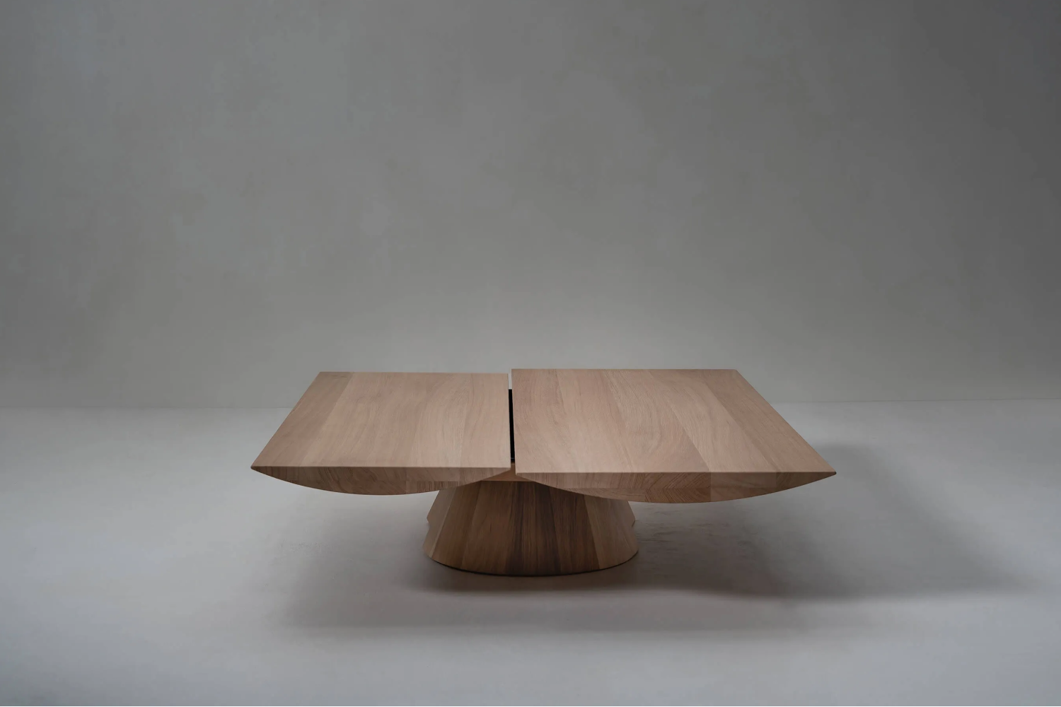 got_coffee_table_02_1x