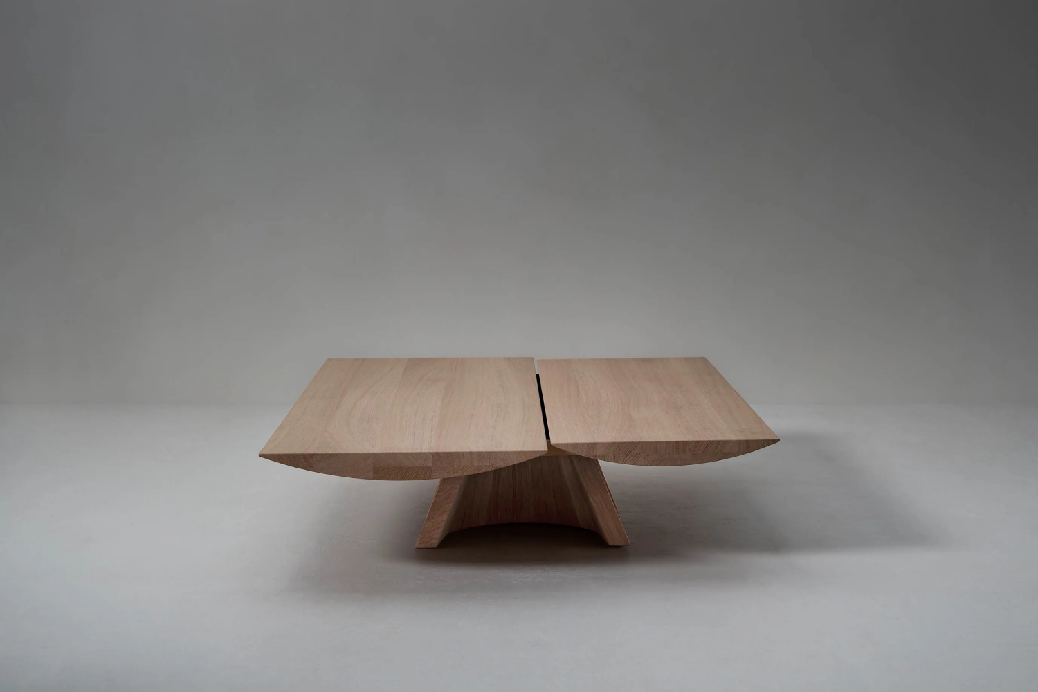 got_coffee_table_04_1x