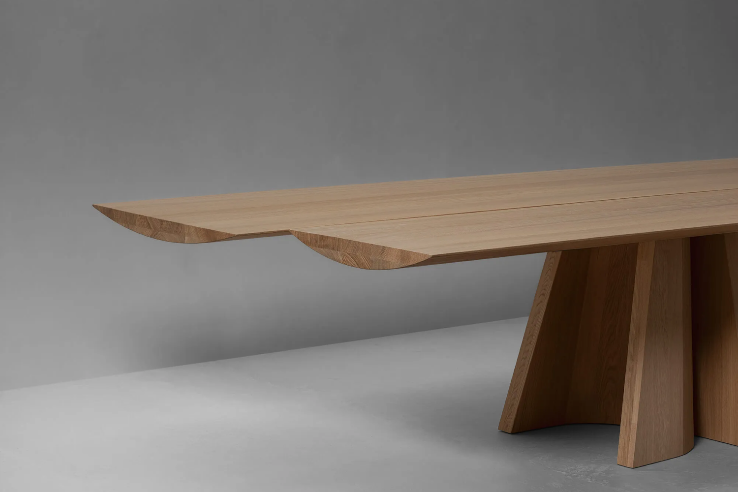 got_dining_table_one_03_1x