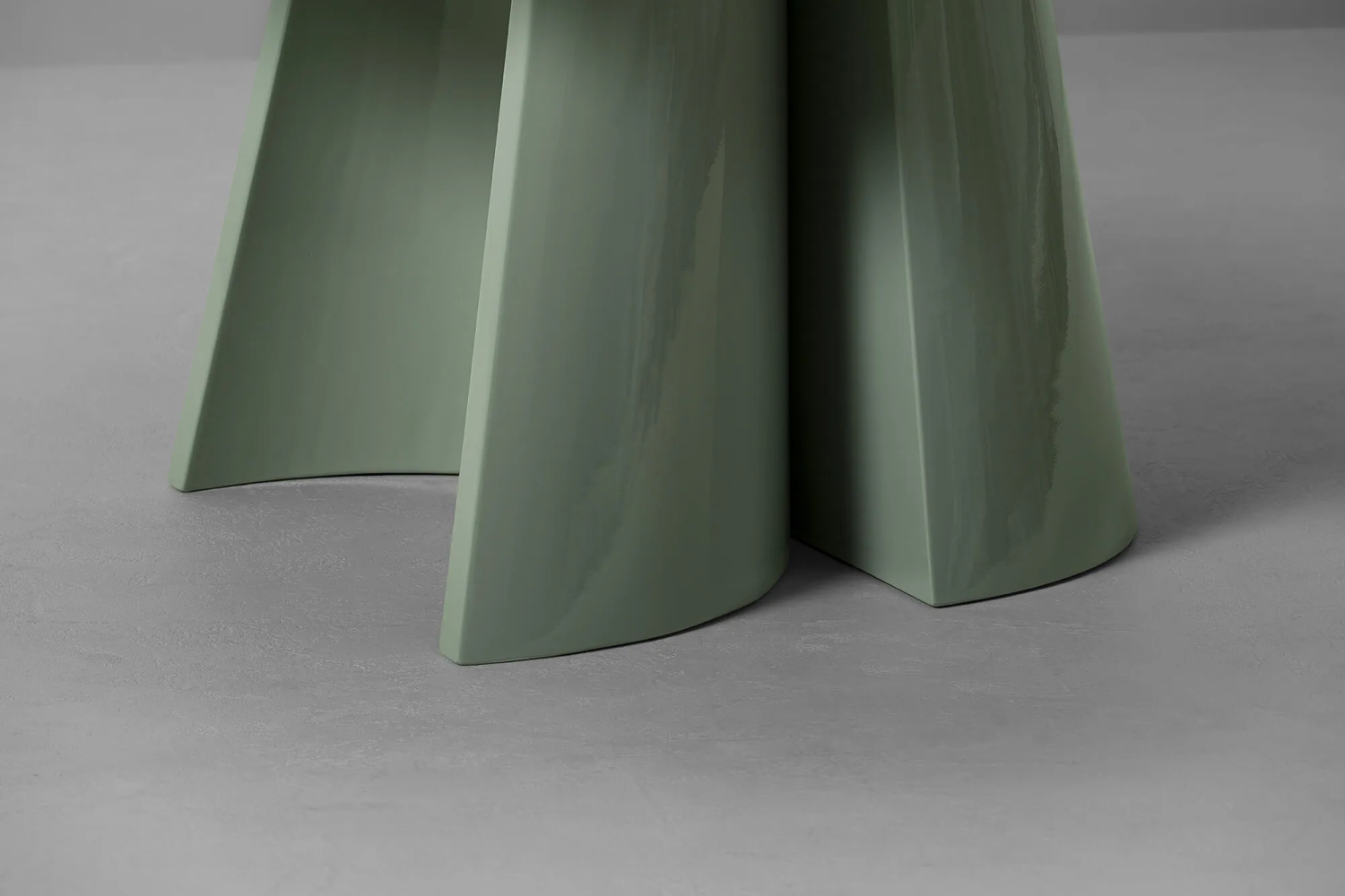 got_dining_table_round_03_1x