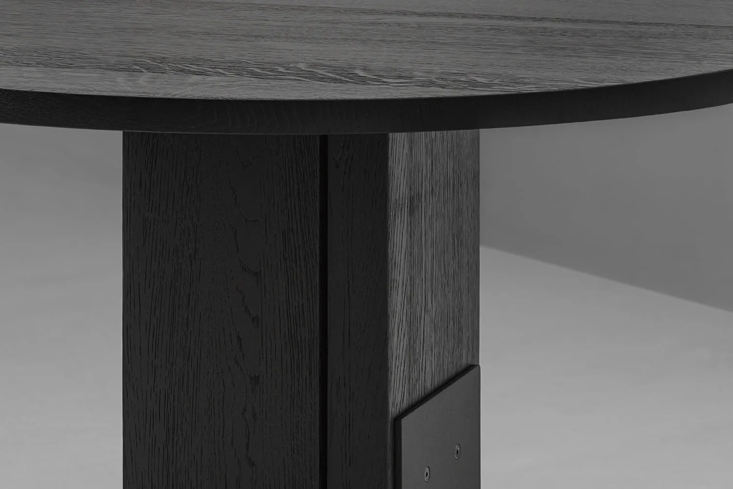 kitale_dining_table_round_03_1x