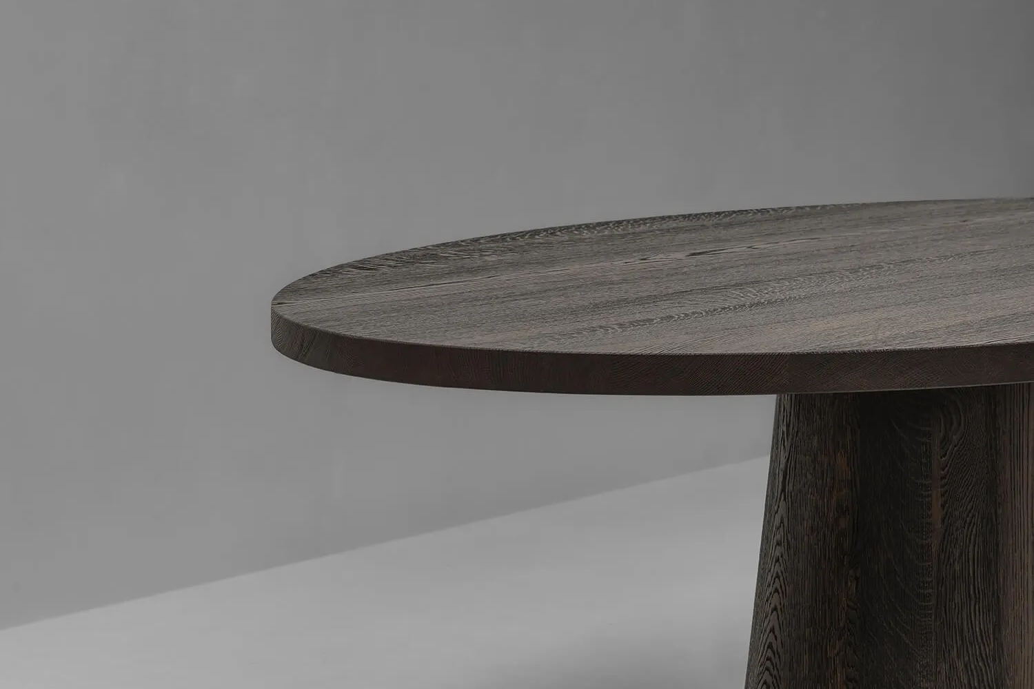 kops_dining_table_oval_04_1x