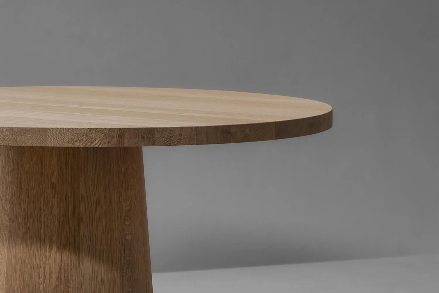 kops_dining_table_round_one_03_1x