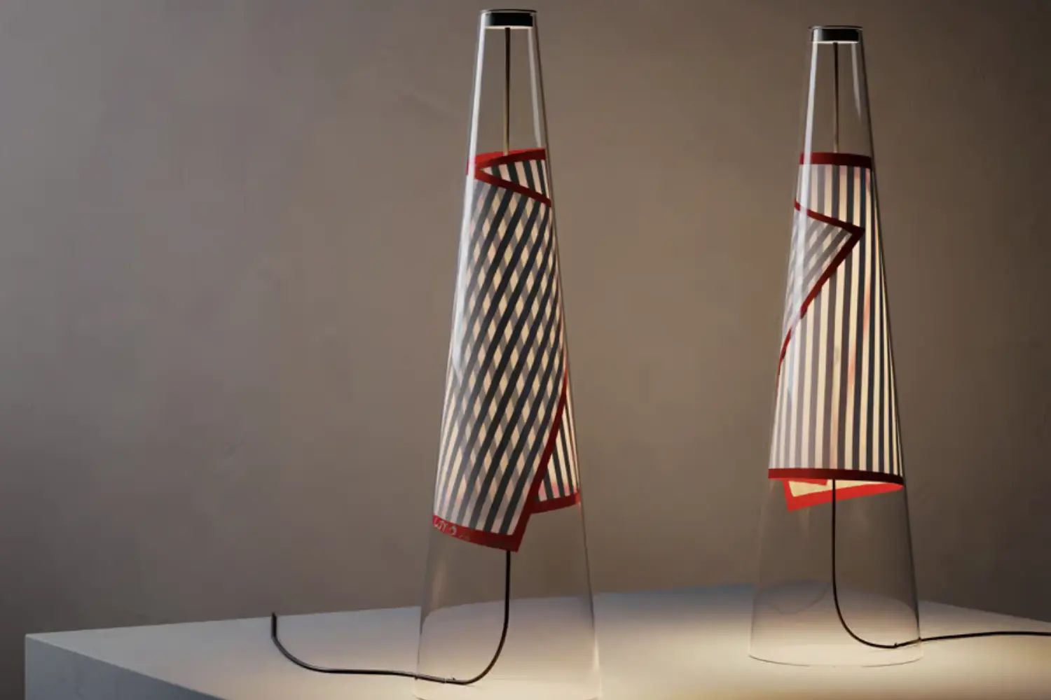 luminaria de mesa cono di luce (3)