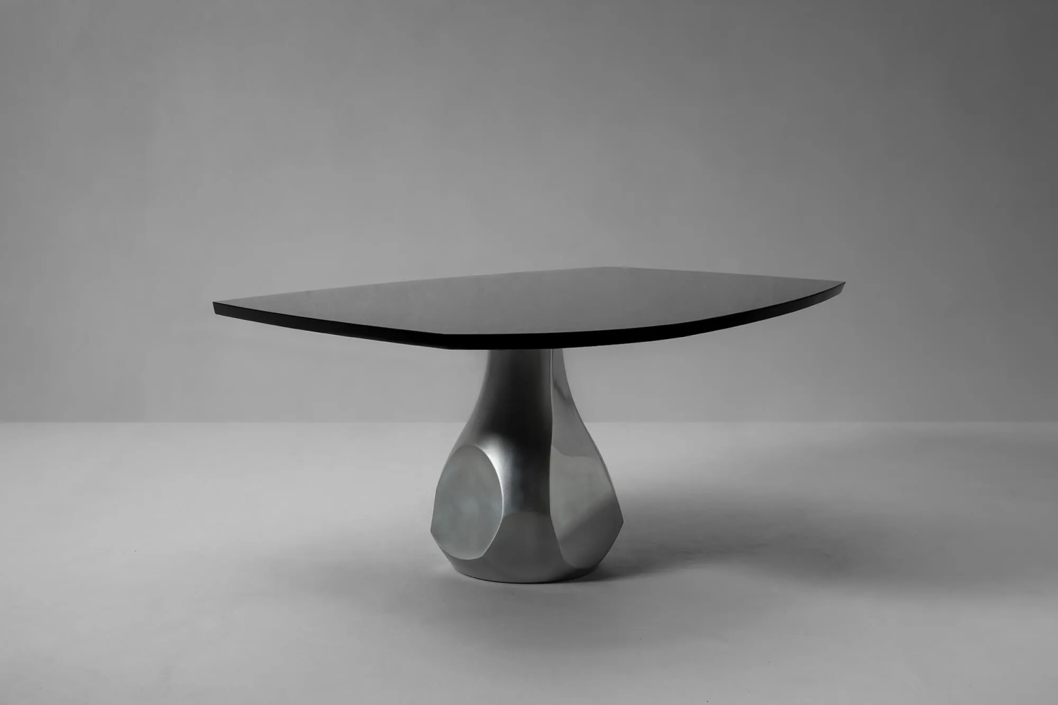 pukalu_dining_table_02_1x