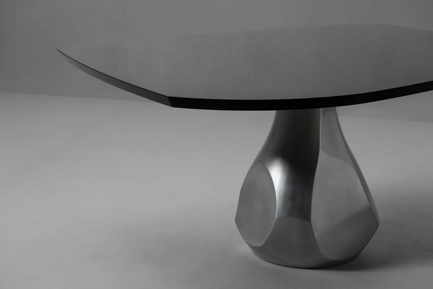 pukalu_dining_table_04_1x