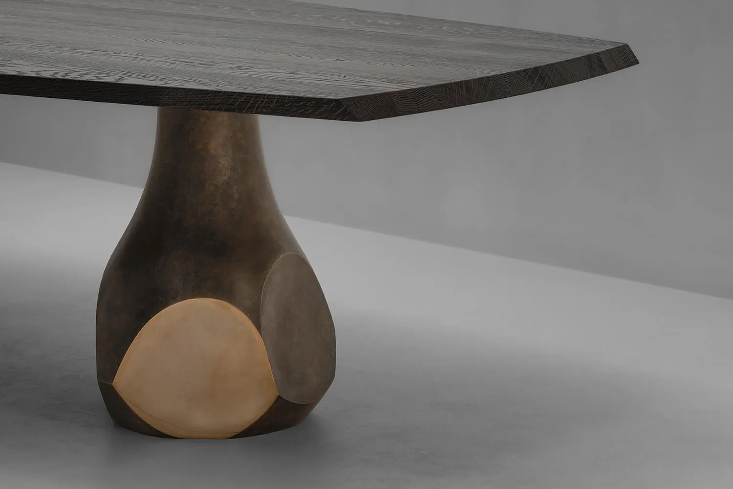 pukka_dining_table_04_1x