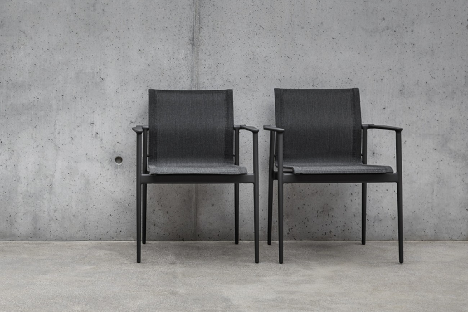 180_stacking_chair_with_aluminium_arms_02_1x