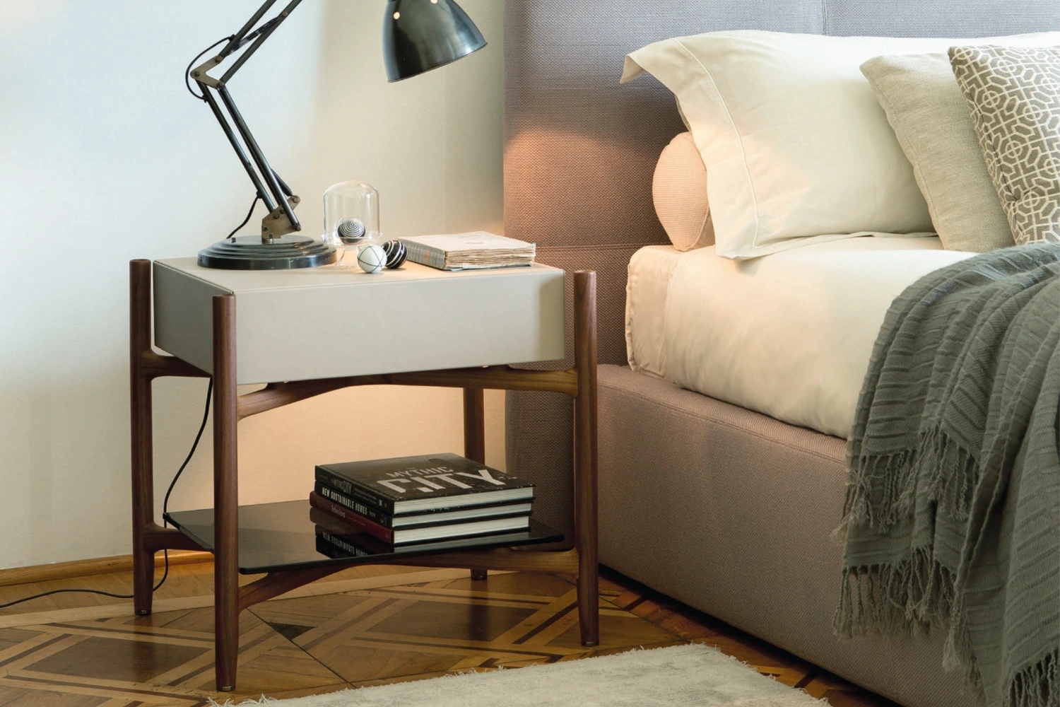 Mesa de cabeceira Regent 1