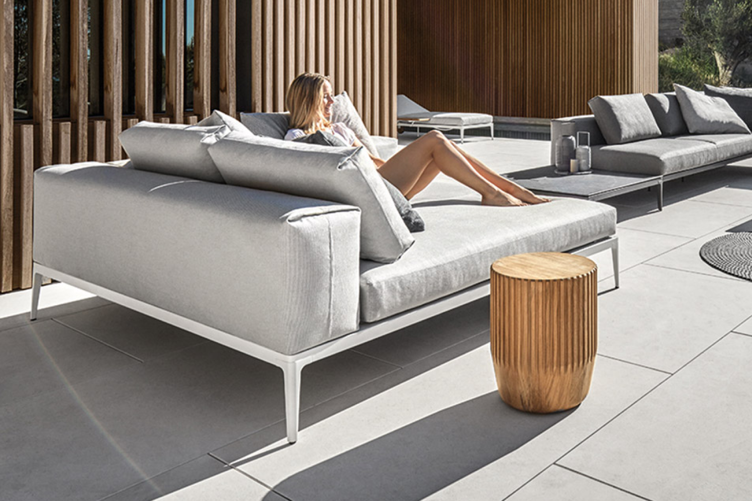 accessory_arbor_side_table_03_1x