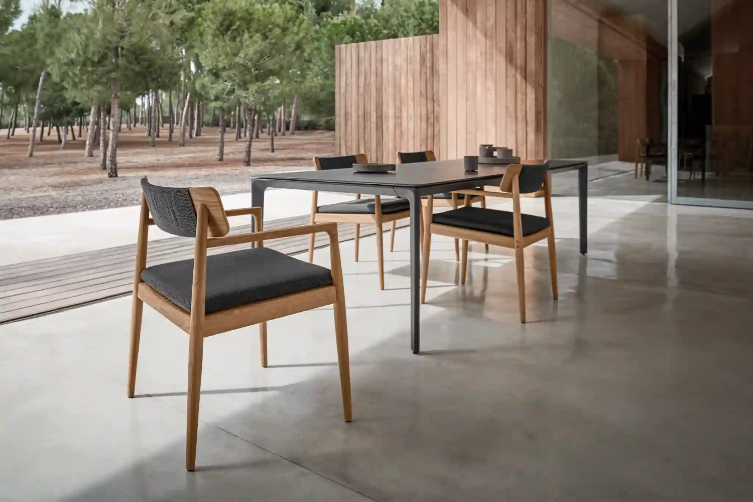 archi_dining_chair_with_arms_02_1x