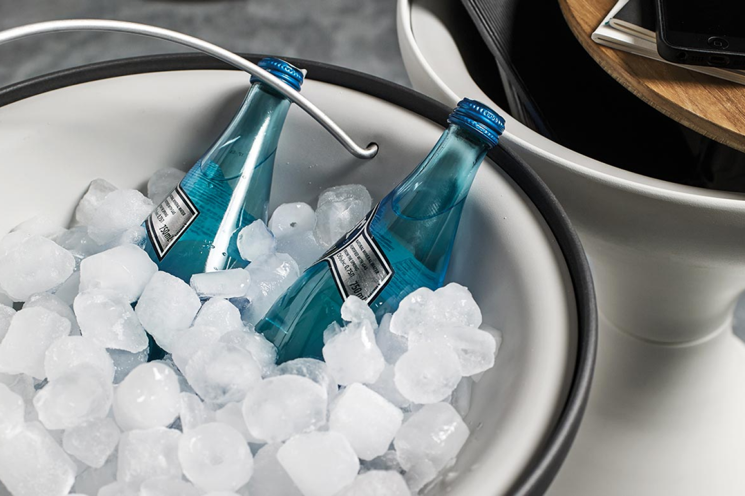 bells_side_table_05_1x