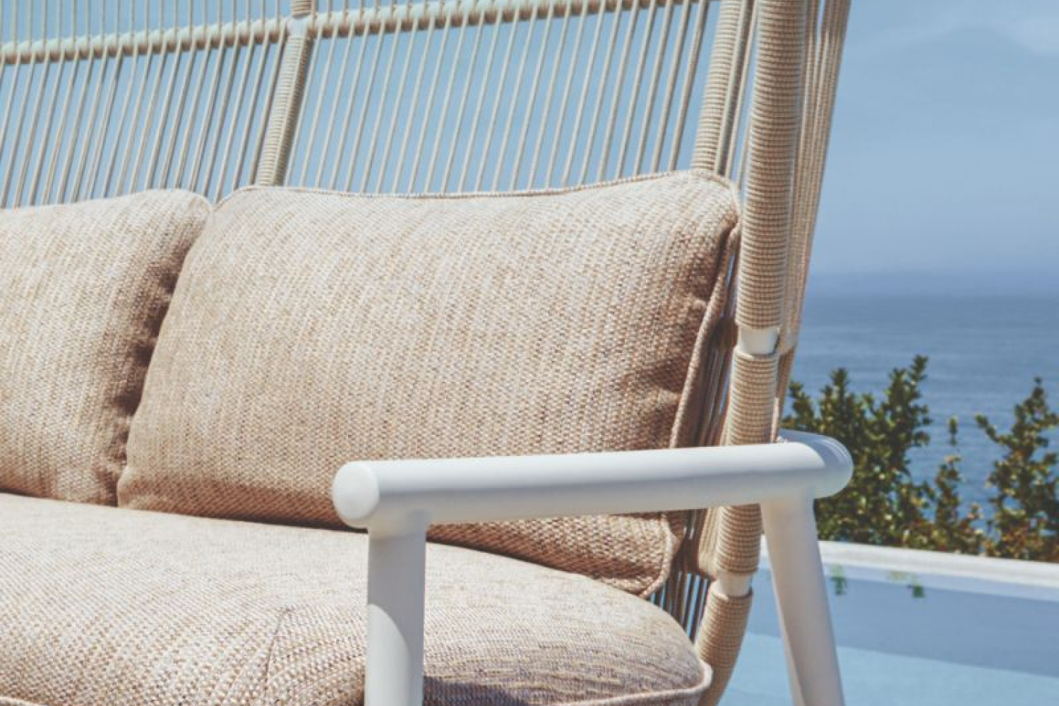 fern_aluminium_high_back_2_seater_sofa_02_1x