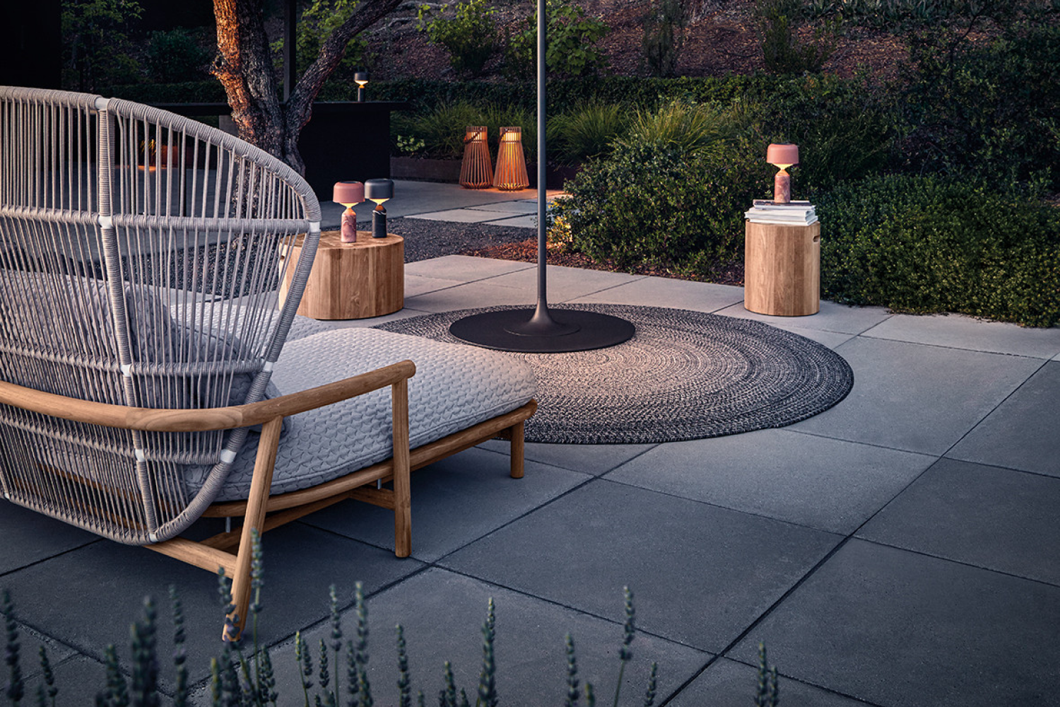 fern_teak_high_back_daybed_02_1x