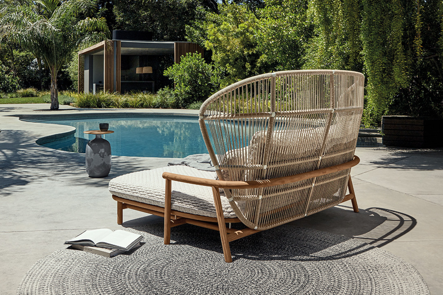 fern_teak_high_back_daybed_04_1x