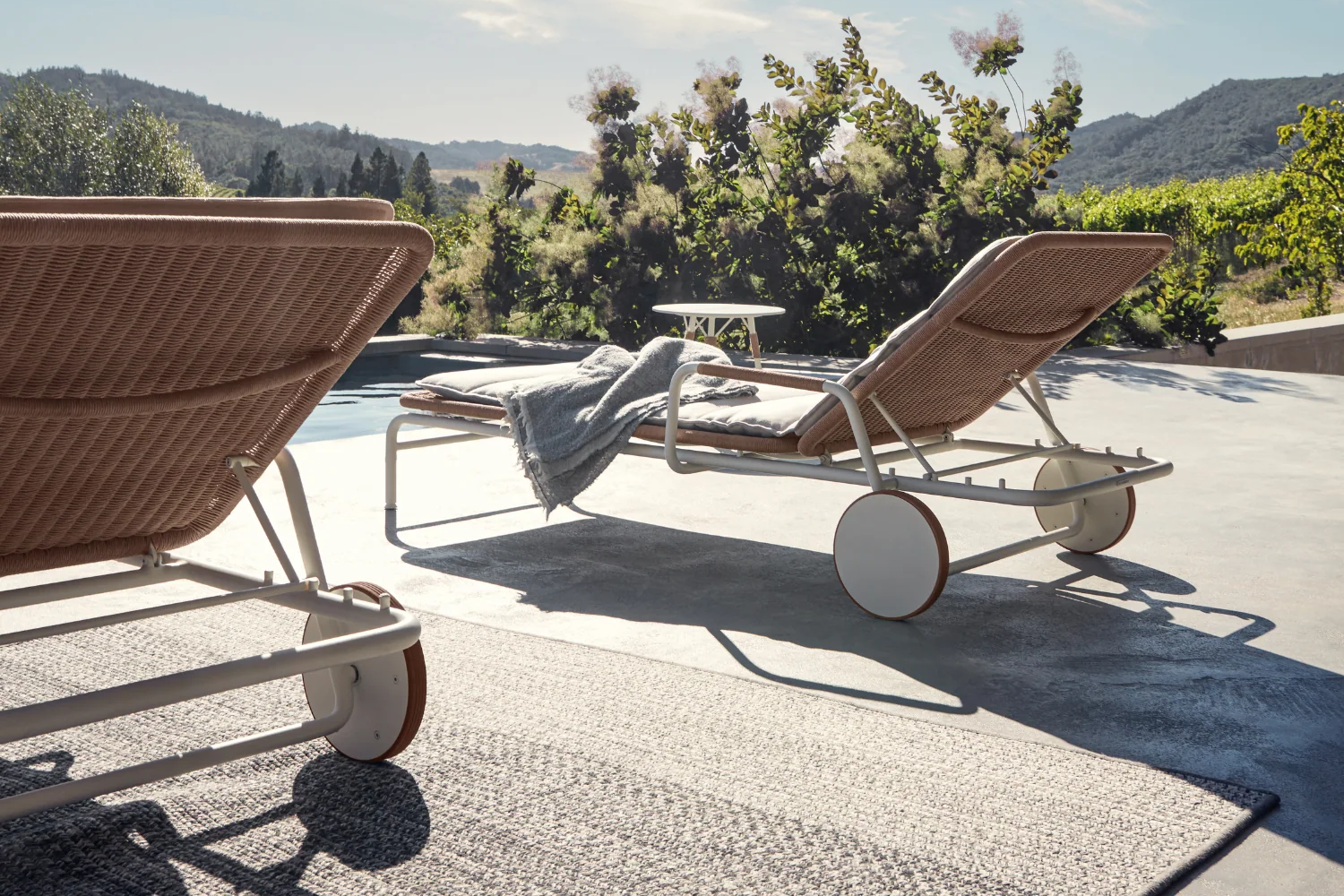 fresco_lounger_gloster_03_1x