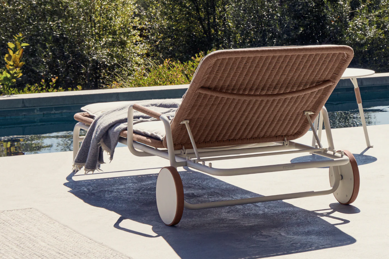 fresco_lounger_gloster_04_1x