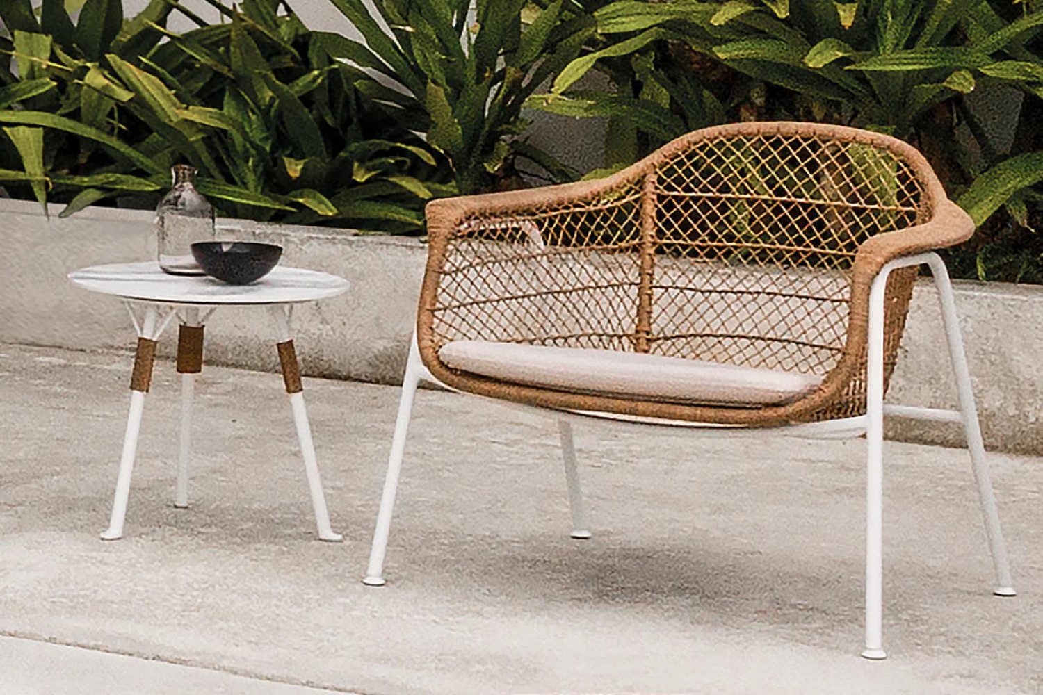 fresco_round_side_table_03_1x