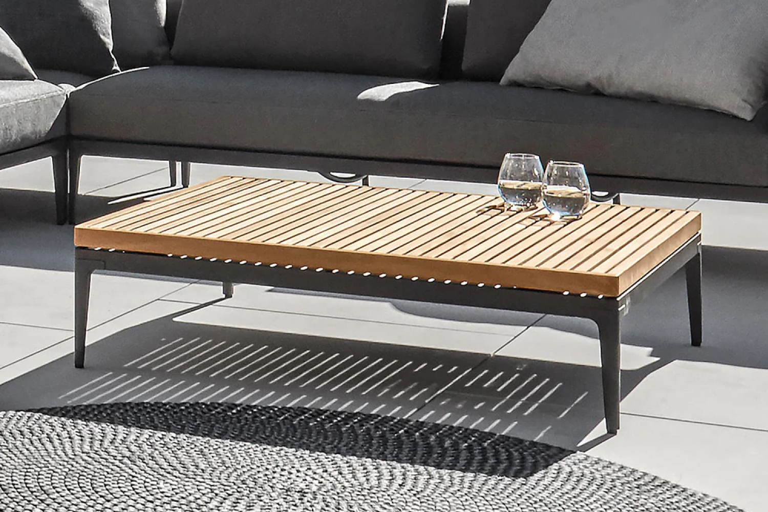 grid_small_coffee_table_teak_03_1x