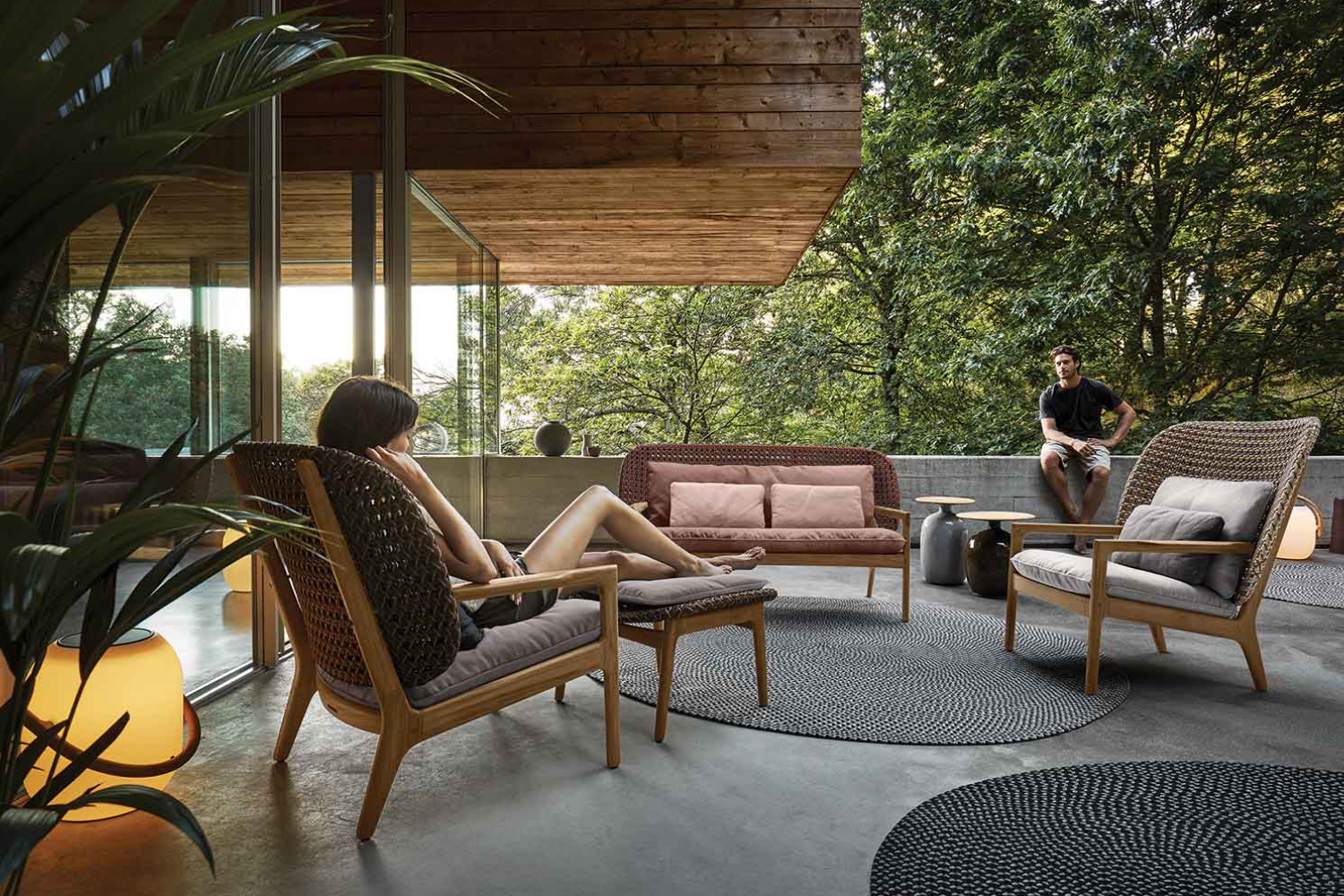 kay_low_back_sofa_03_1x