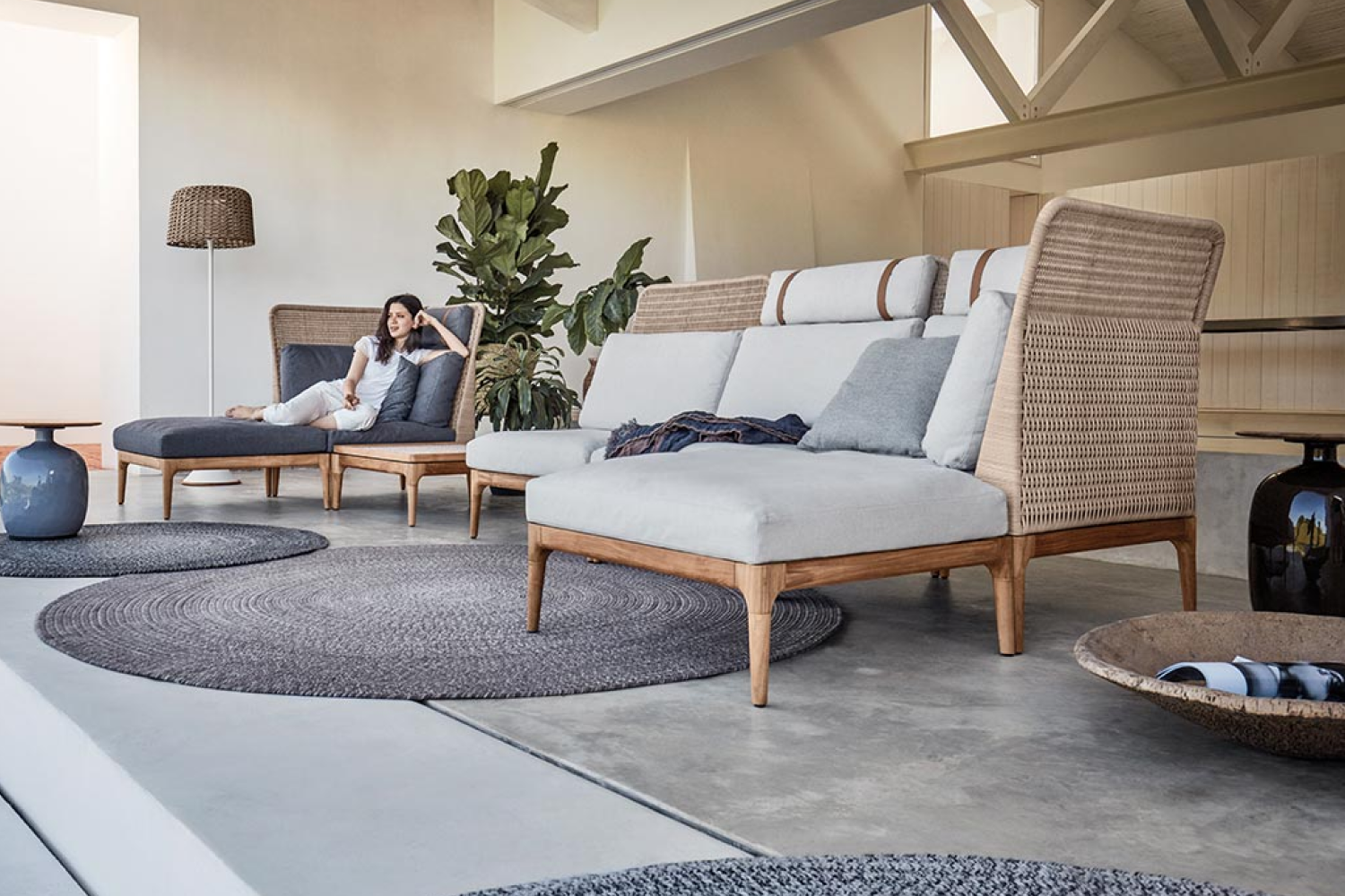 lima_low_back_centre_unit_02_1x