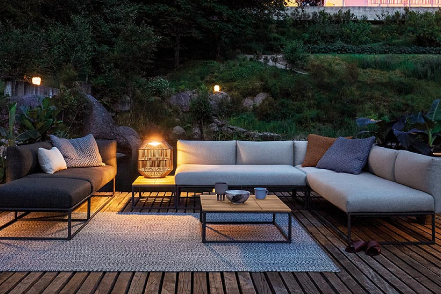 maya_coffee_table_03_1x