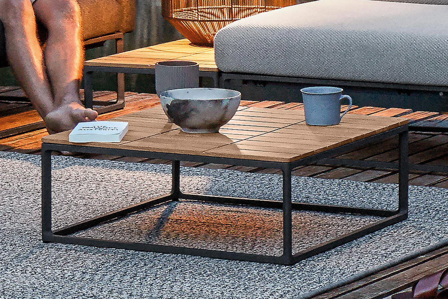 maya_coffee_table_04_1x