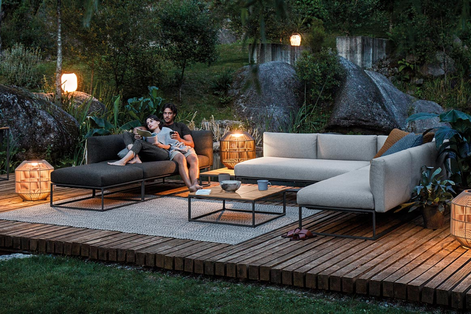 maya_coffee_table_05_1x