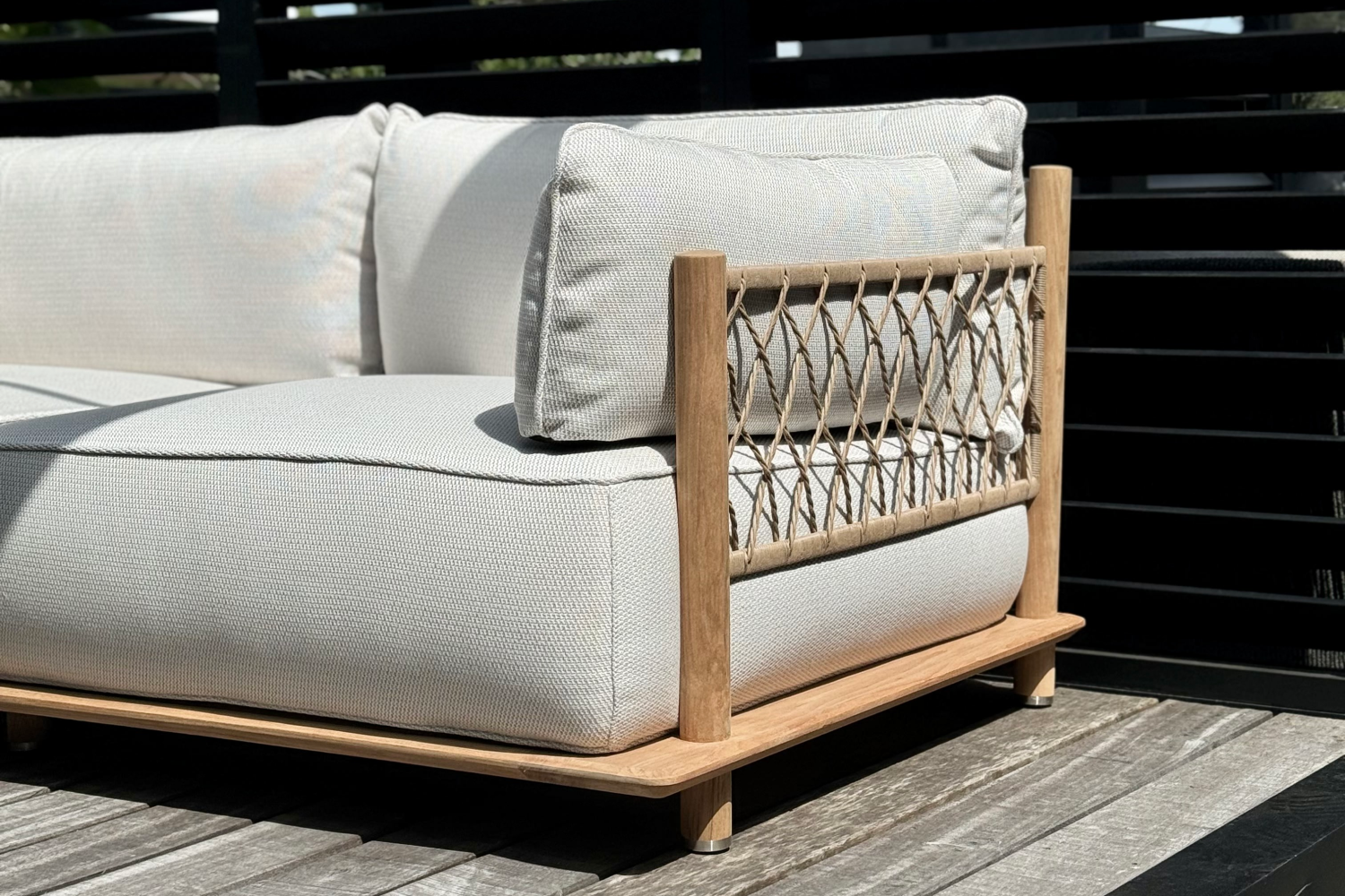 salina_2_seater_sofa_02_1x