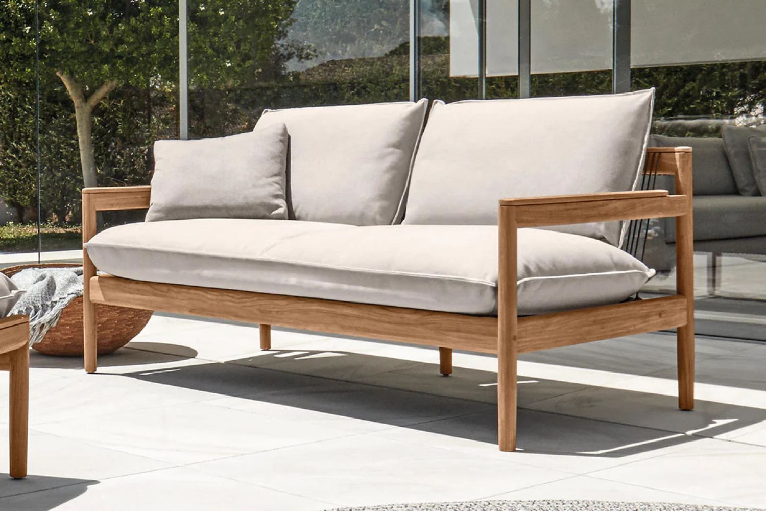 saranac_2_seater_sofa_05_1x