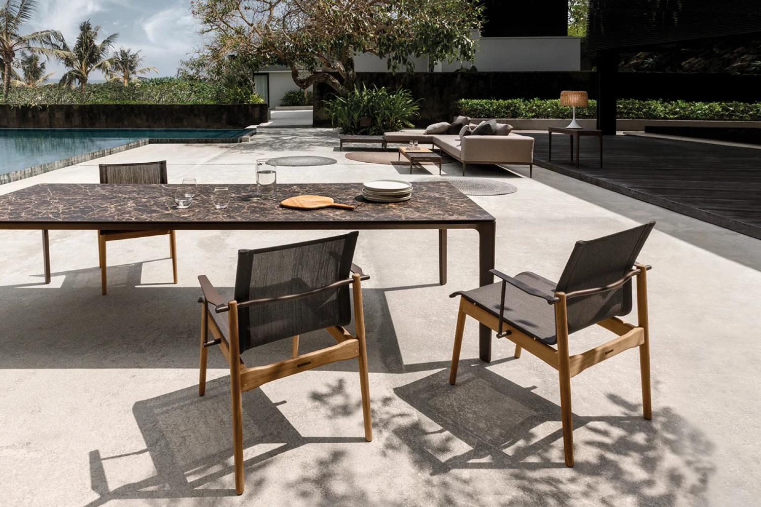 sway_teak_stacking_dining_chair_with_arms_02_1x