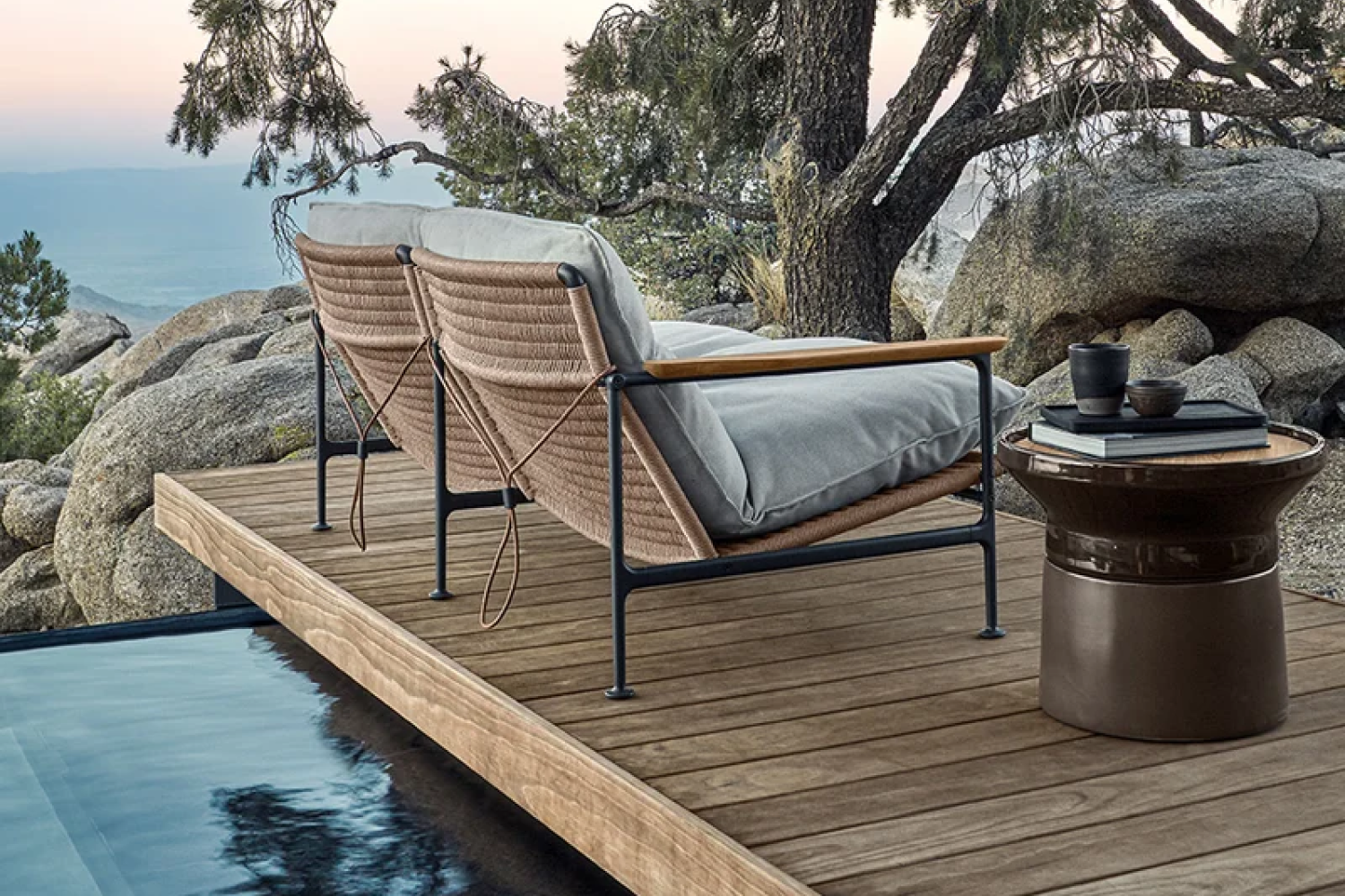 zenith_2_seater_sofa_02_1x