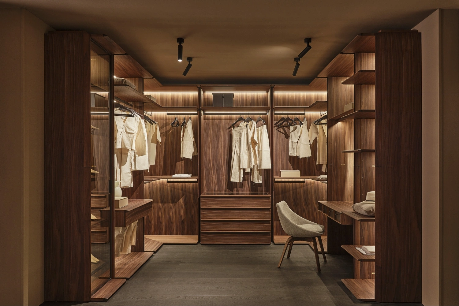 Closet My Suite 6