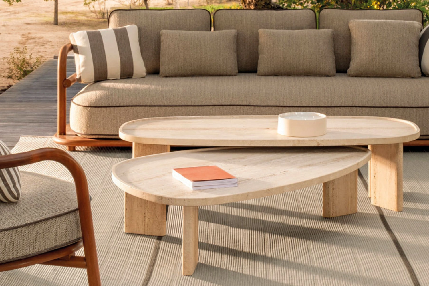 Meridies travertine triangular 03