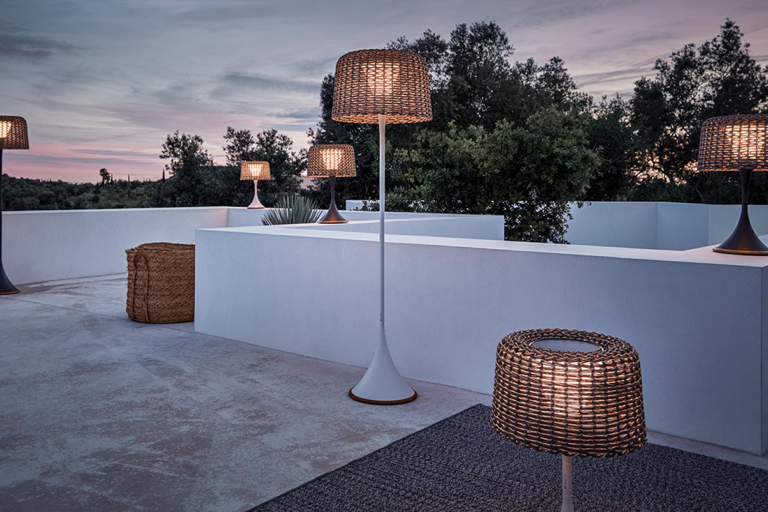 ambient_mesh_tall_lantern_03_1x