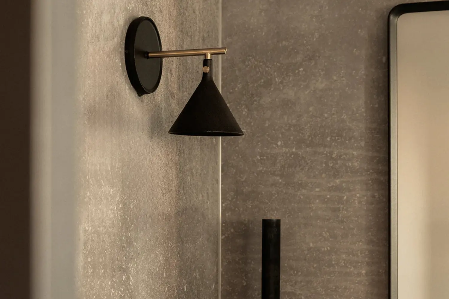 arandela cast sconce (2)