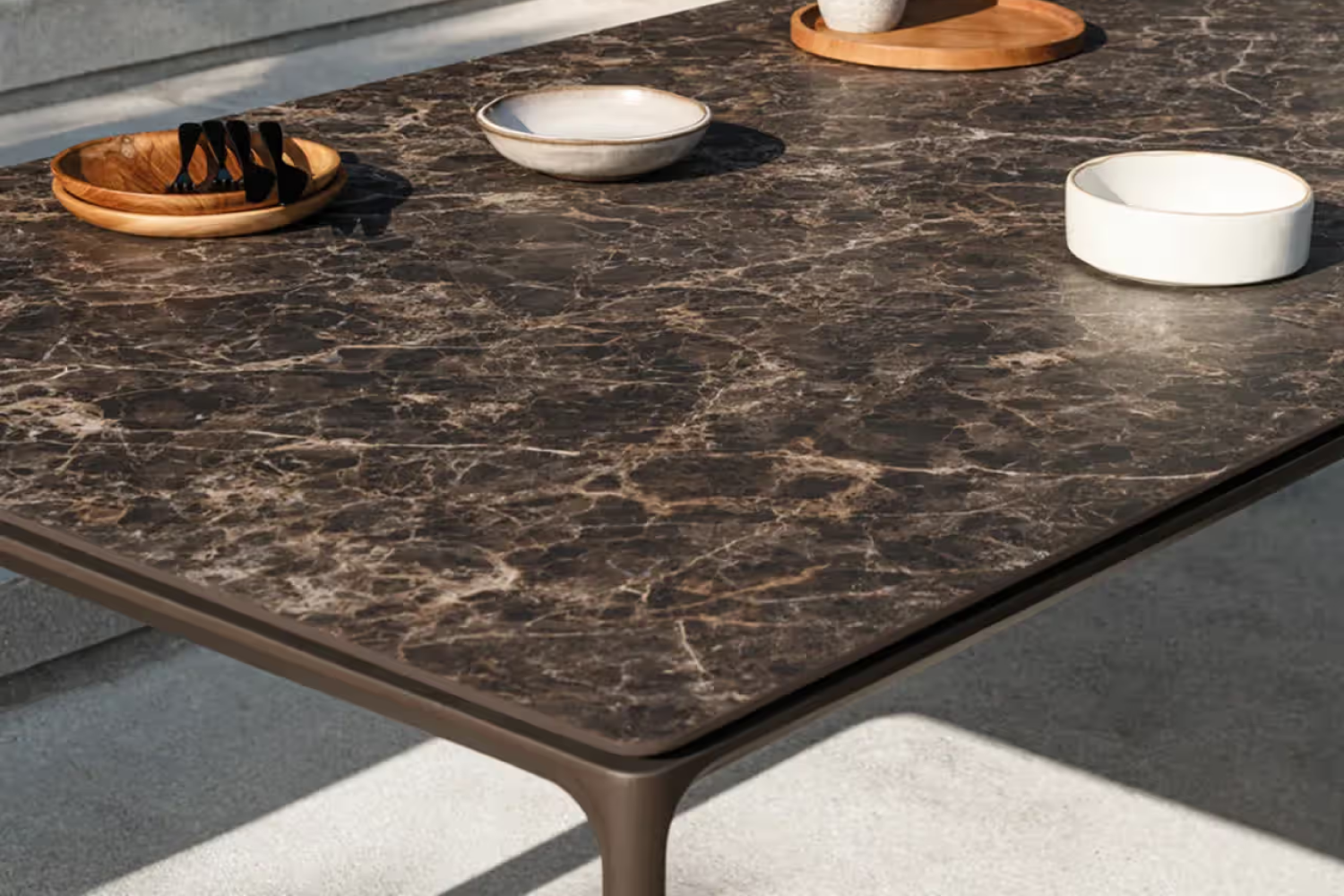 carver_bar_table_ceramic_03_1x