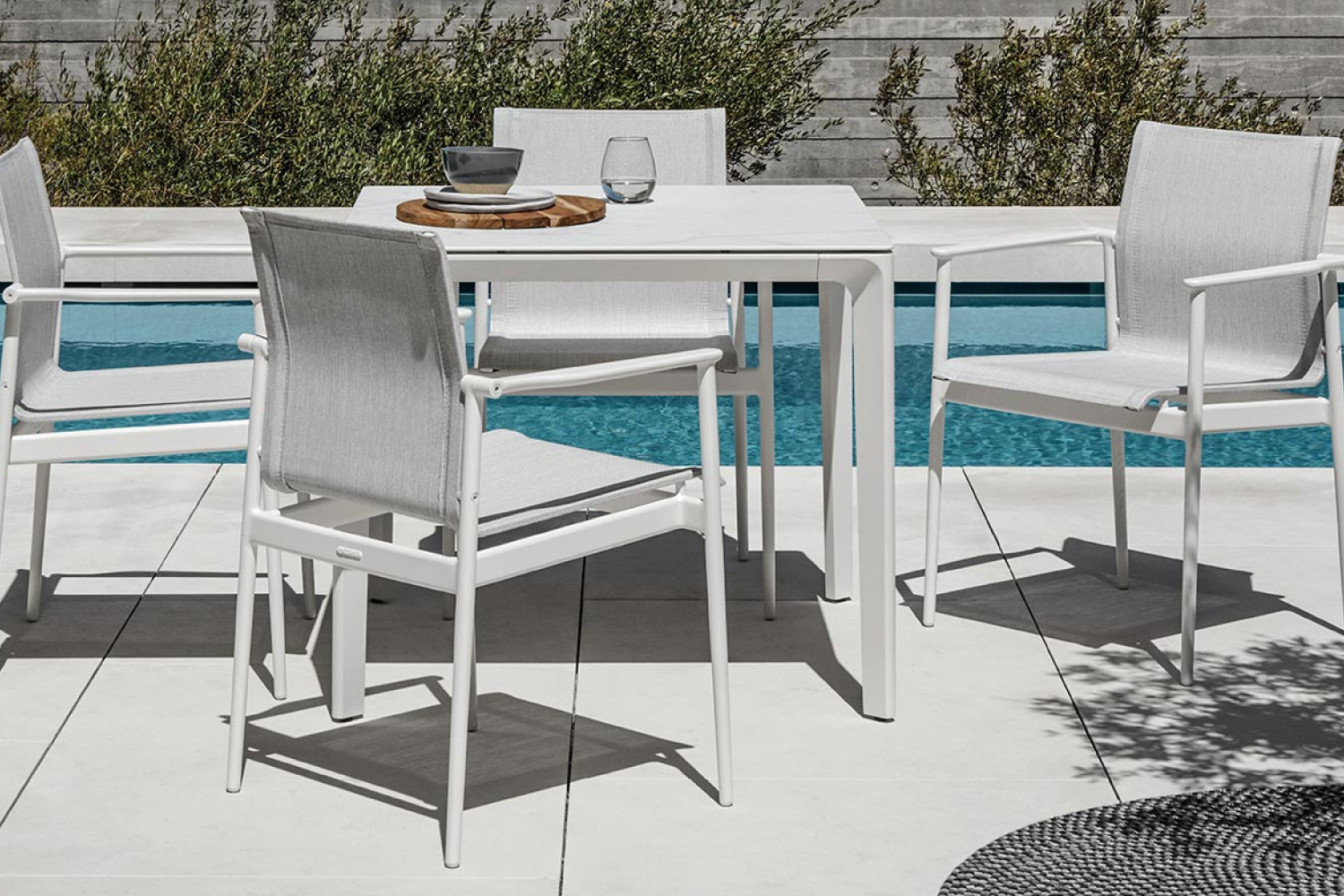 carver_square_dining_table_ceramic_02_1x