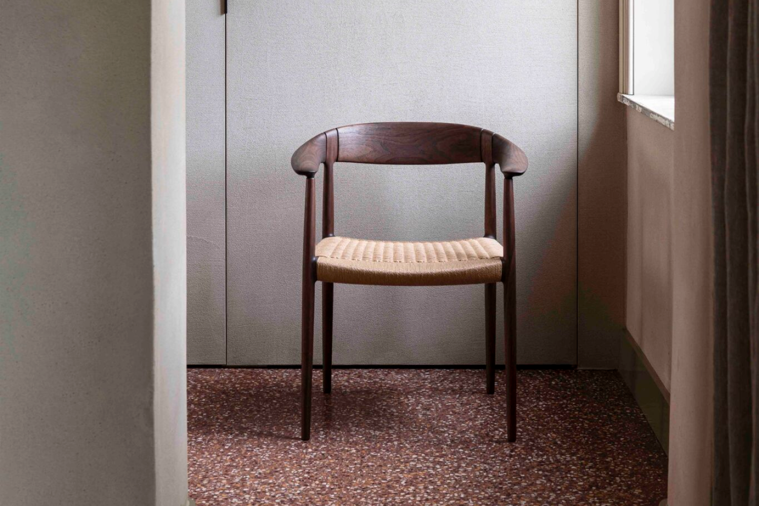 dc11_wooden_back_design_inoda_sveje_03_1x