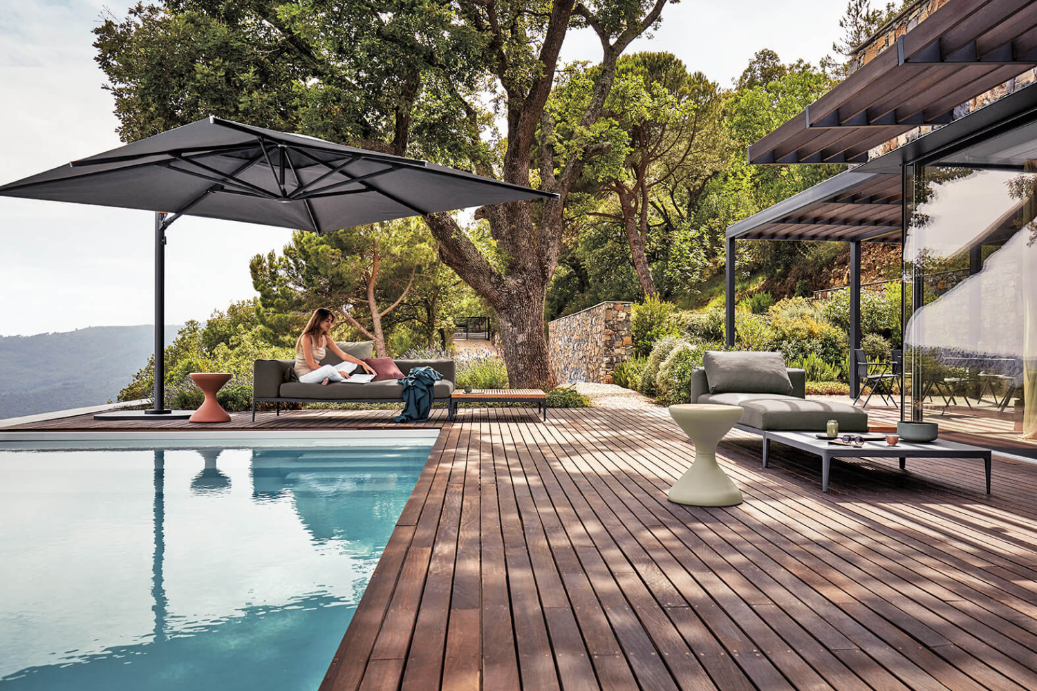 halo_square_cantilever_parasol_02_1x