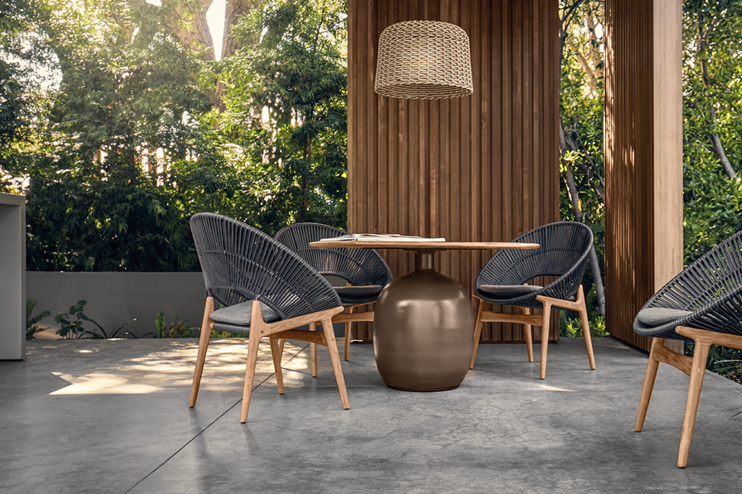 kasha_round_dining_table_02_1x
