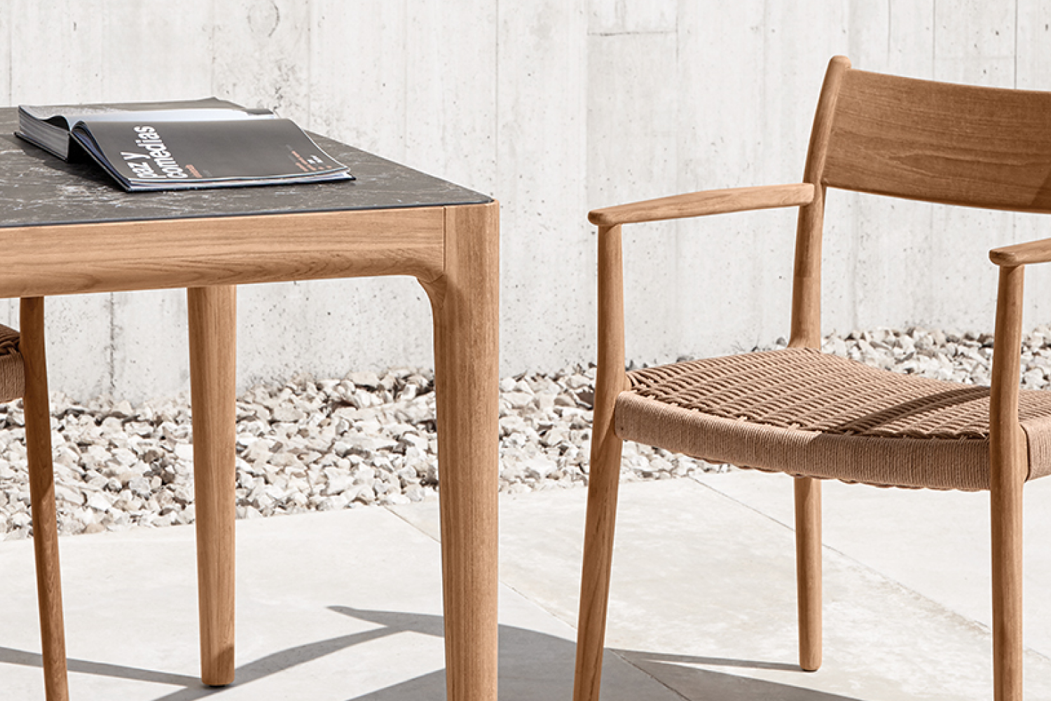lima_dining_table_ceramic_gloster_03_1x
