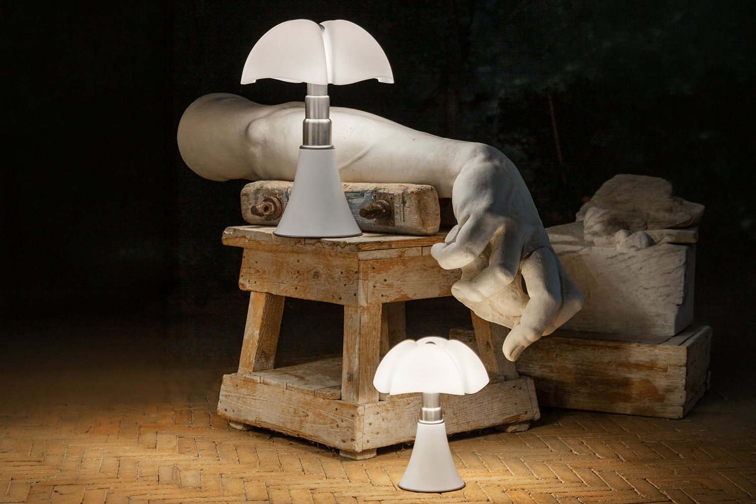 luminaria de mesa pipistrello white matt 5