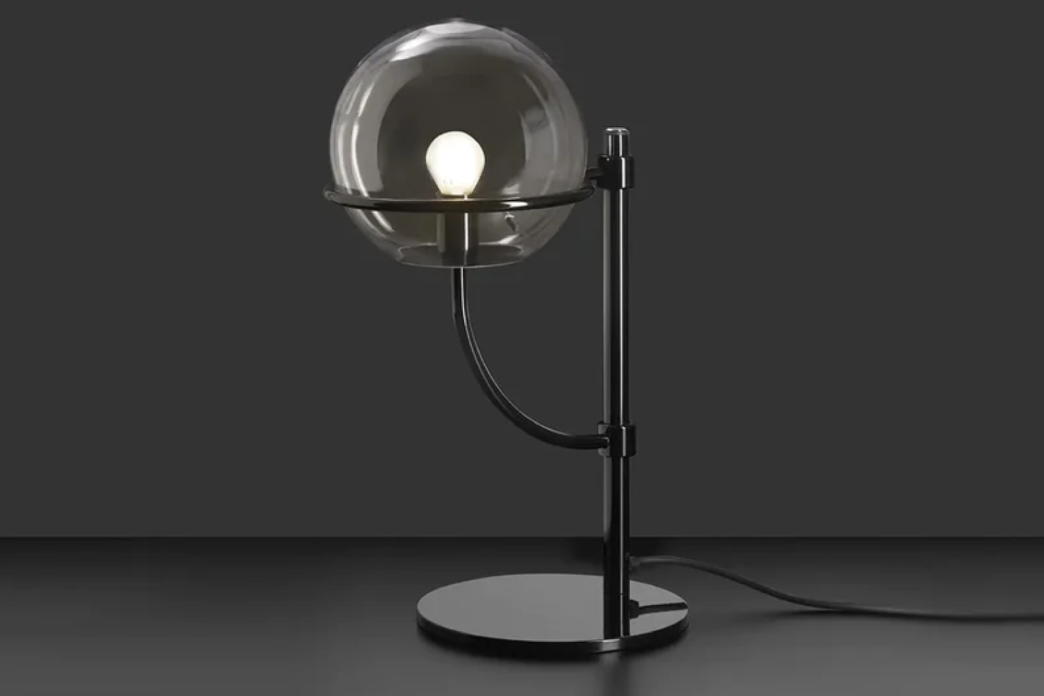 lyndon_design_vico_magistretti03_1x