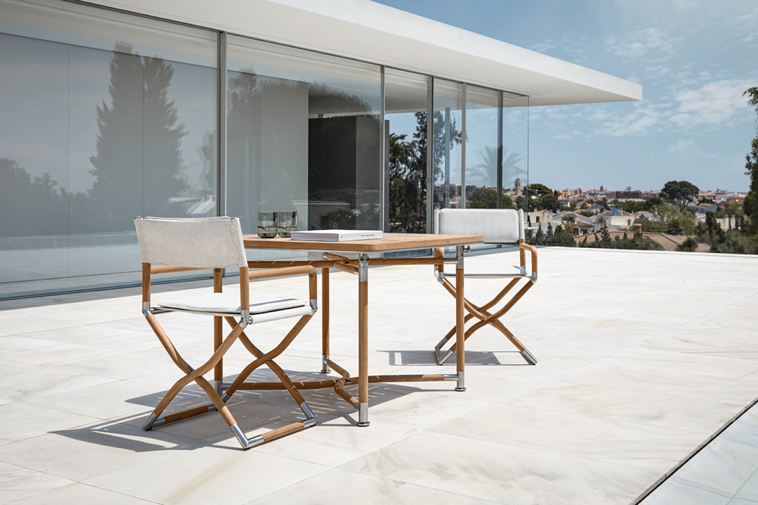 navigator_square_folding_dining_table_02_1x
