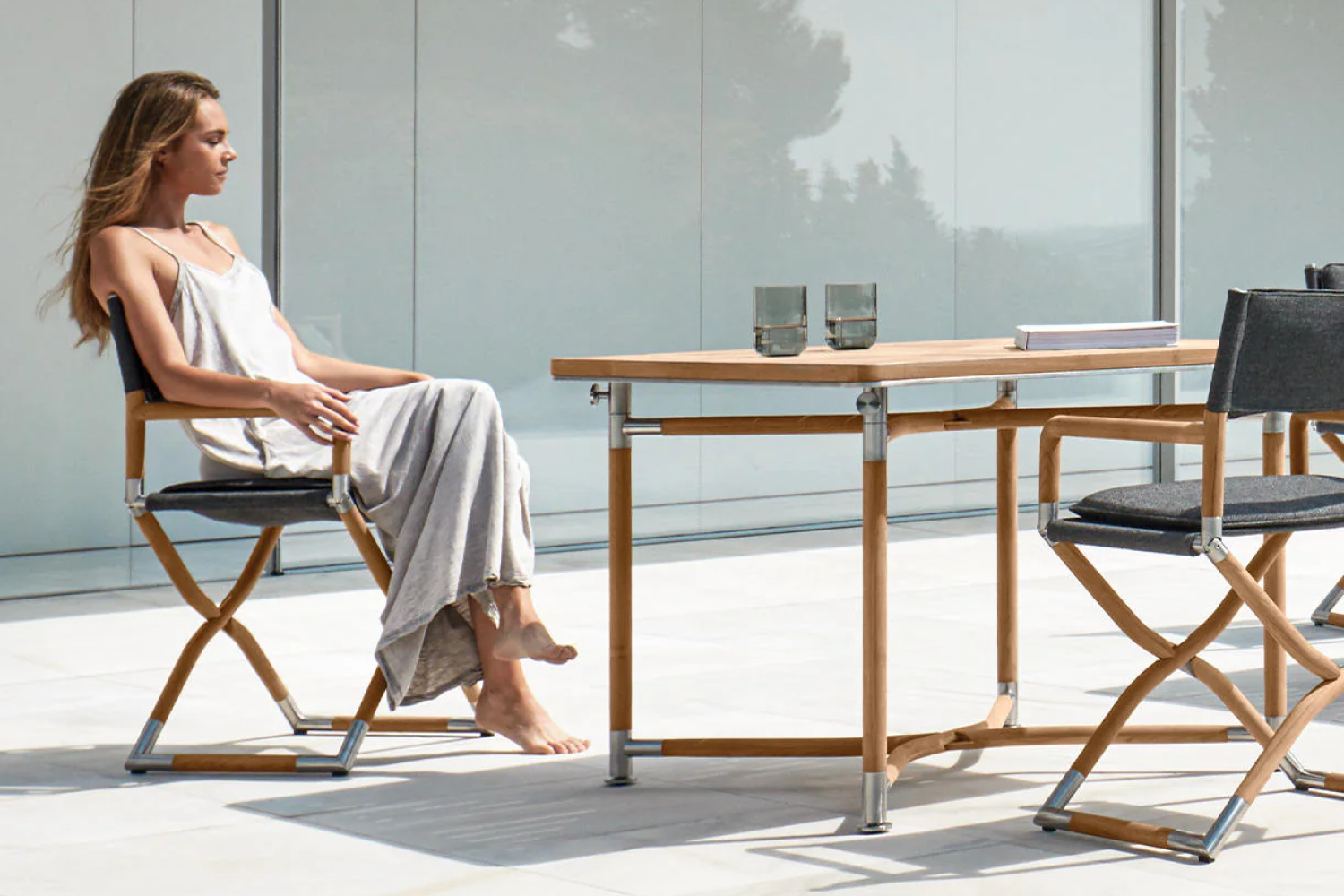 navigator_square_folding_dining_table_03_1x