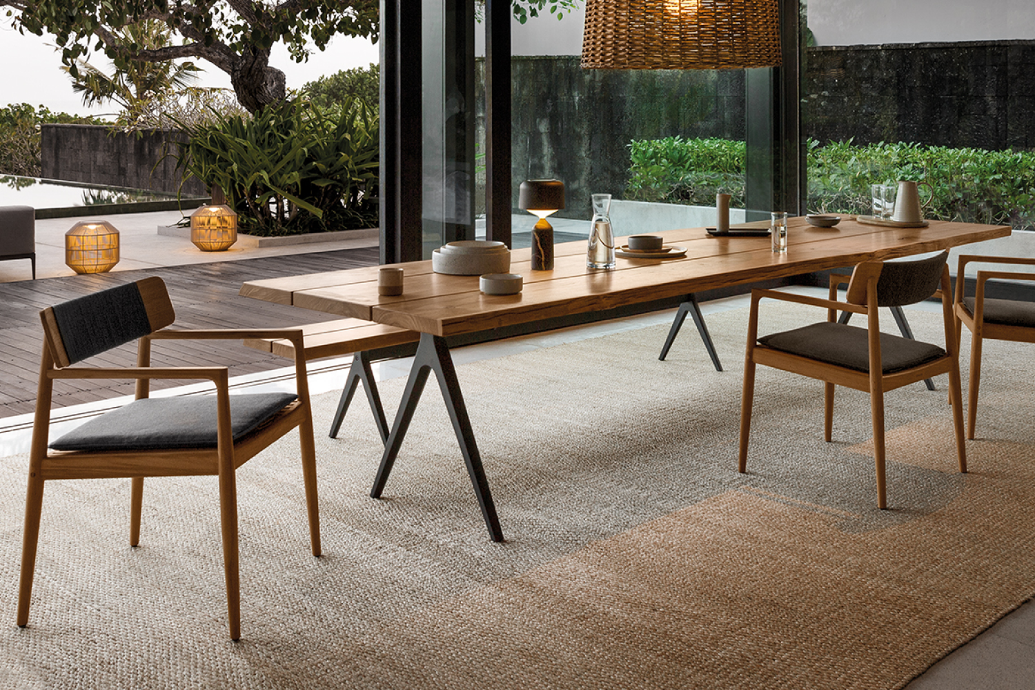 raw_dining_table_02_1x