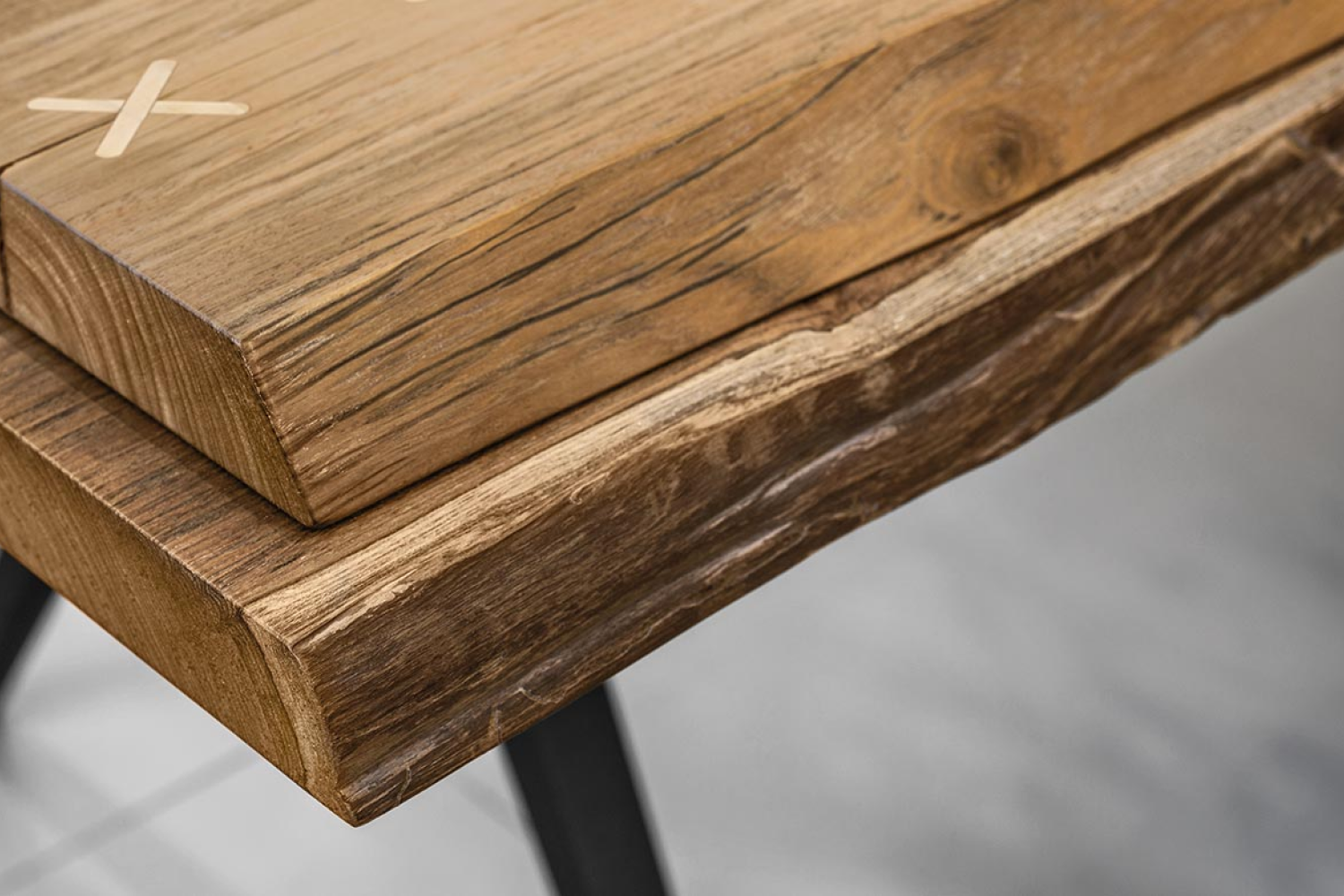raw_dining_table_03_1x